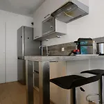 Apartment Centre - Superb Bright Parking