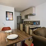 Centre - Superb Bright Parking *