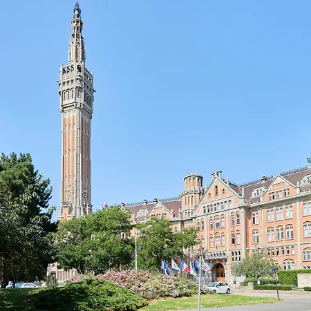 Centre - Superb Bright Parking *