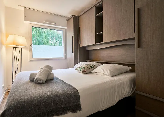 Centre - Superb Bright Parking Appartement *