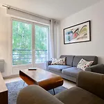 Centre - Superb Bright Parking Appartement *