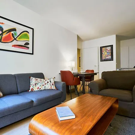 Centre - Superb Bright Parking Apartment *