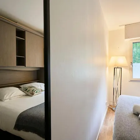 Centre - Superb Bright Parking Apartment *