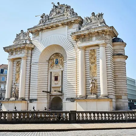 Apartment Centre - Superb Bright Parking Lille